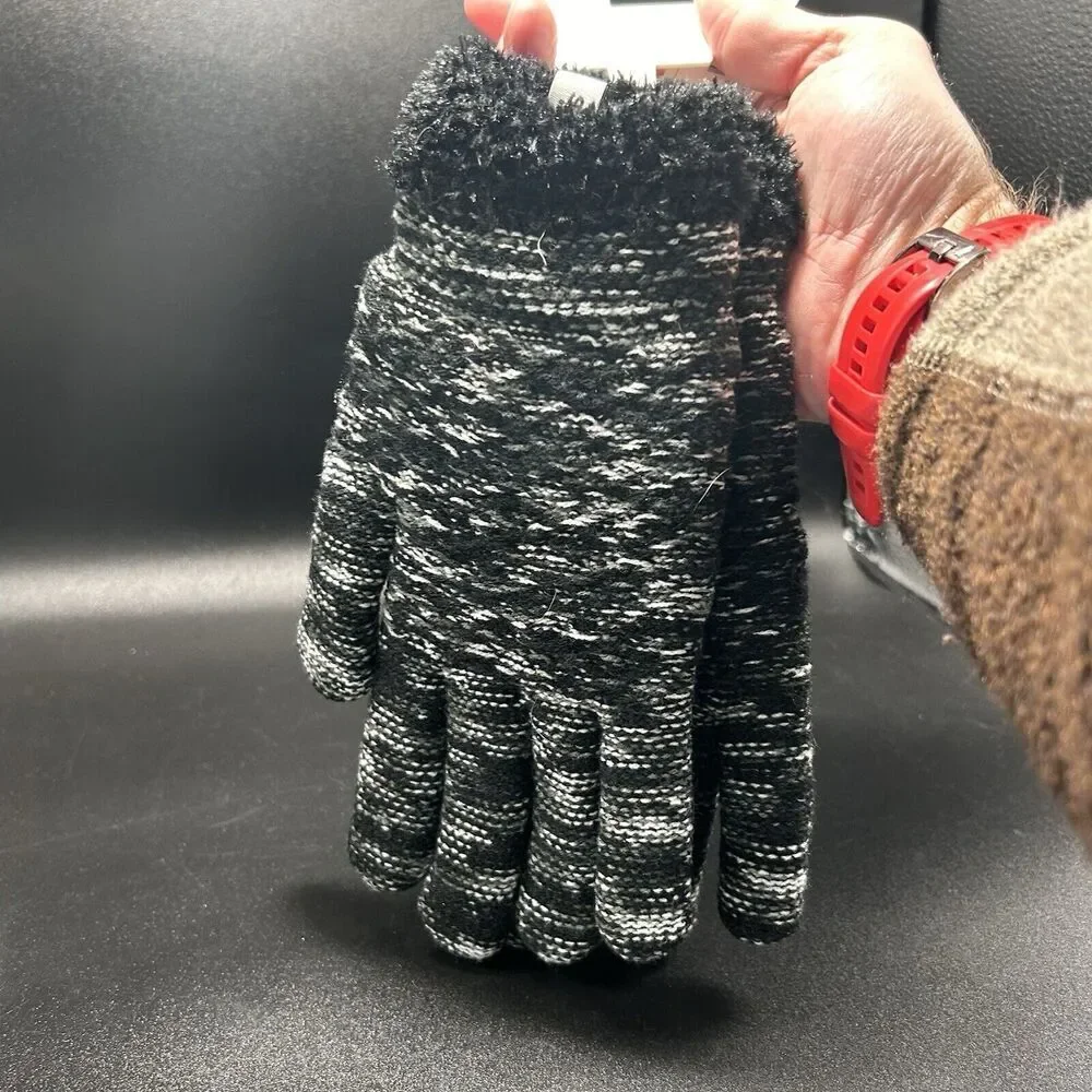 New Sonoma Gloves Women's One Size Black White Marled Diamond Knit Cozey